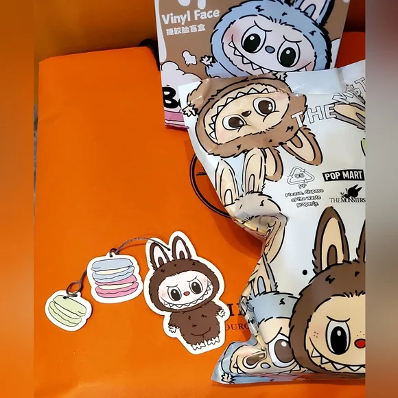 Authentic PopMart - The Monsters Exciting Macaron **SECRET Chestnut Cocoa - Picture 5 of 11